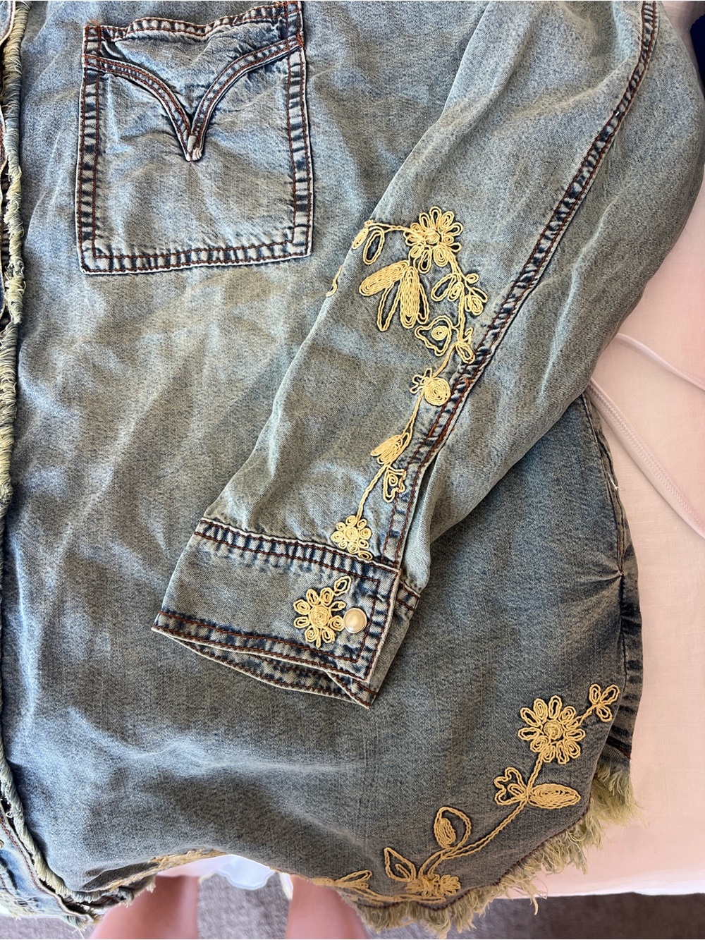 Oli & hali blue denim n button down top with yellow embroidery - Picture 5 of 10
